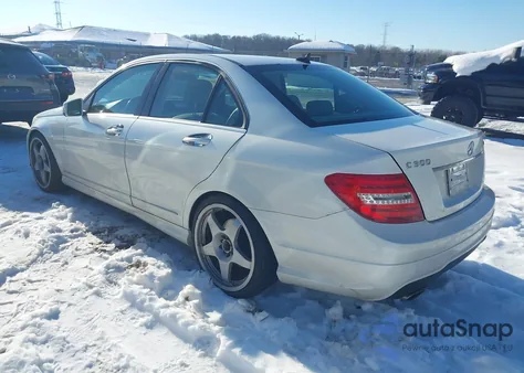 2013 Mercedes-Benz C 300 Sport 4Matic из США, поврежденный, VIN WDDGF8AB6DR281949